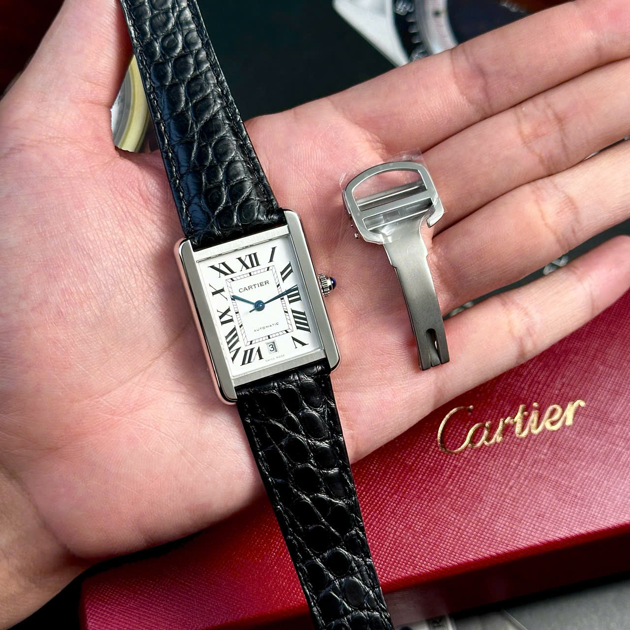 Cartier Tank Solo Extra Large White Dial Leather Strap Best Replica AF 31mm x 41mm | WATCHREPLICAEXPERT