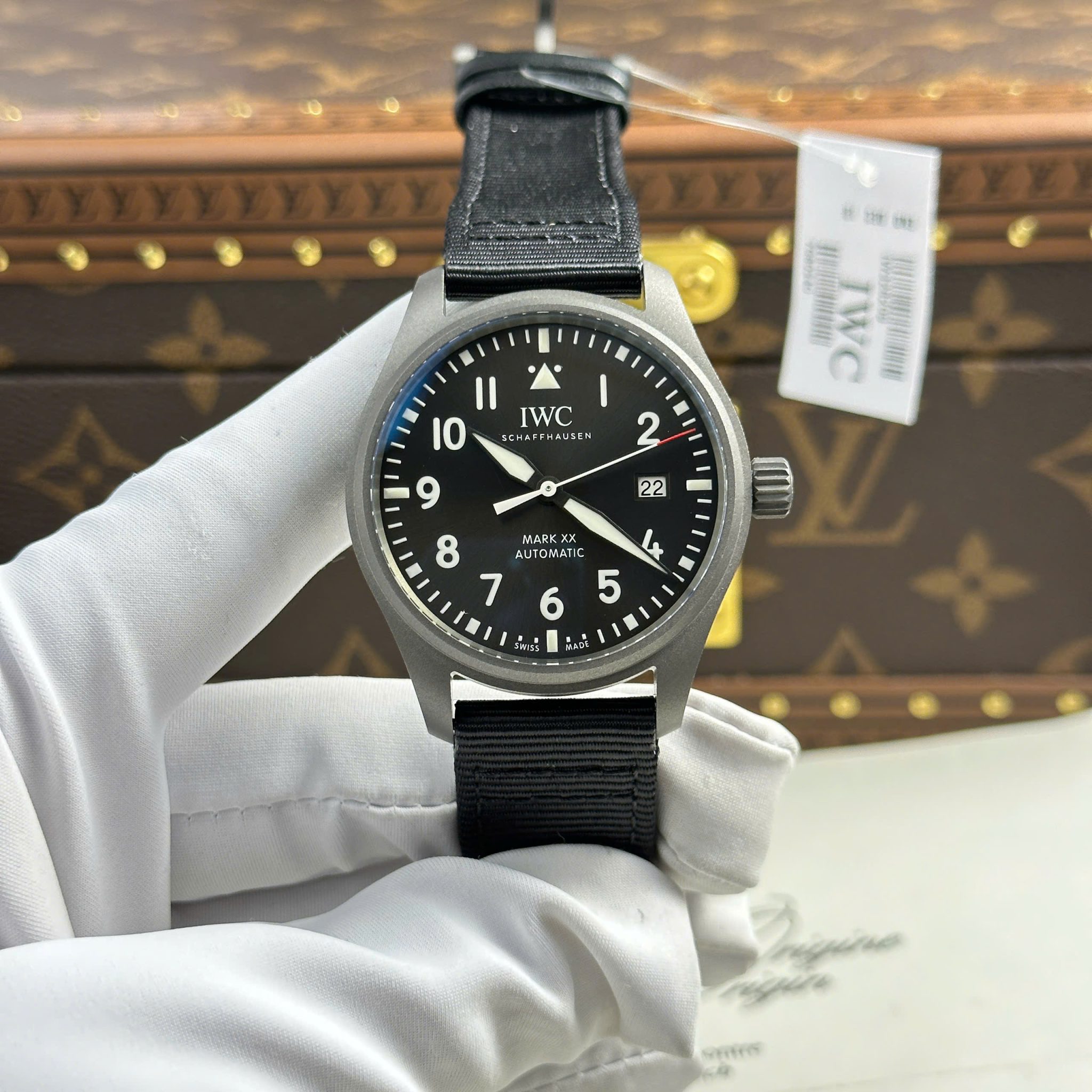 Đồng Hồ IWC Mark XX Patrouille Suisse IW328209 Mặt Xám Vỏ Titanium Dây Vải Replica 1:1 V7 Factory 40mm | WATCHREPLICAEXPERT