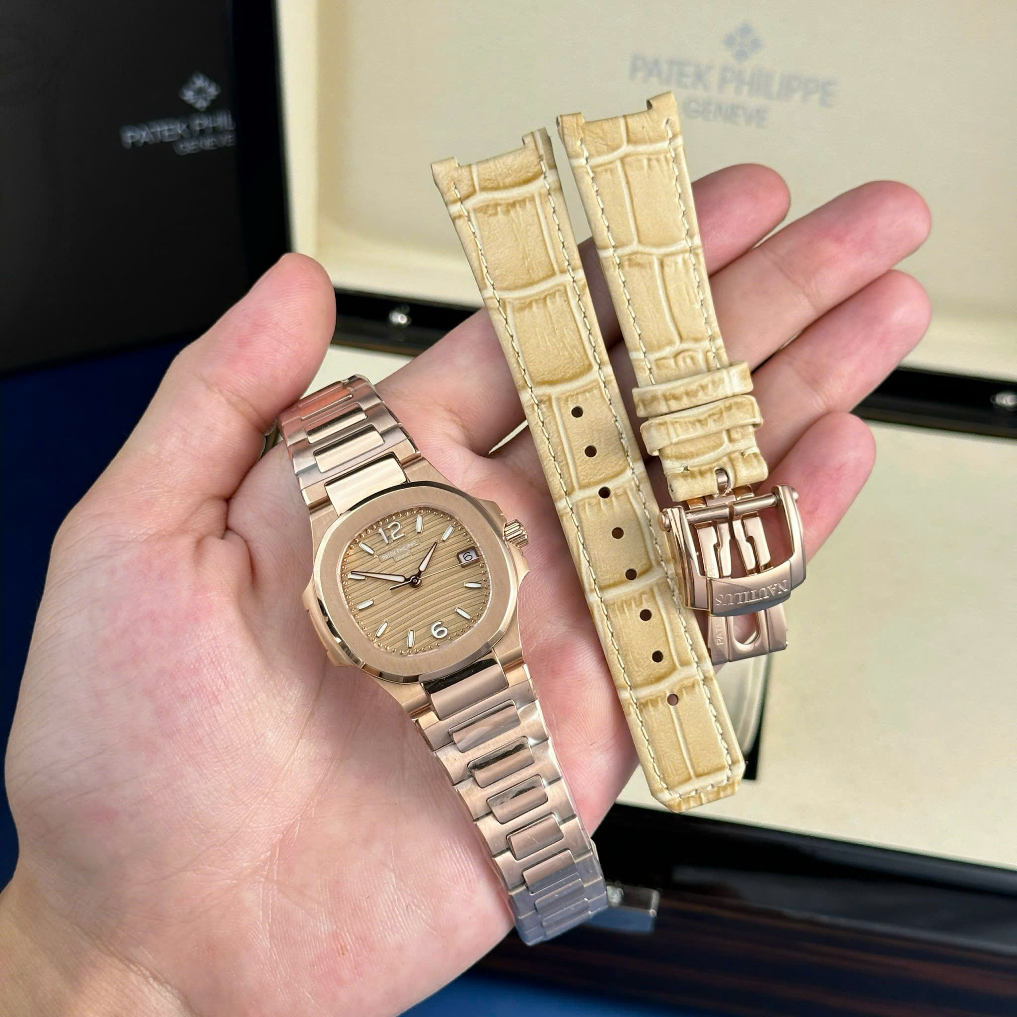 Đồng Hồ Nữ Patek Philippe Nautilus 7010/1R Vàng Hồng Mặt Số Vàng Replica 1:1 Máy Pin PPF 32mm | WATCHREPLICAEXPERT