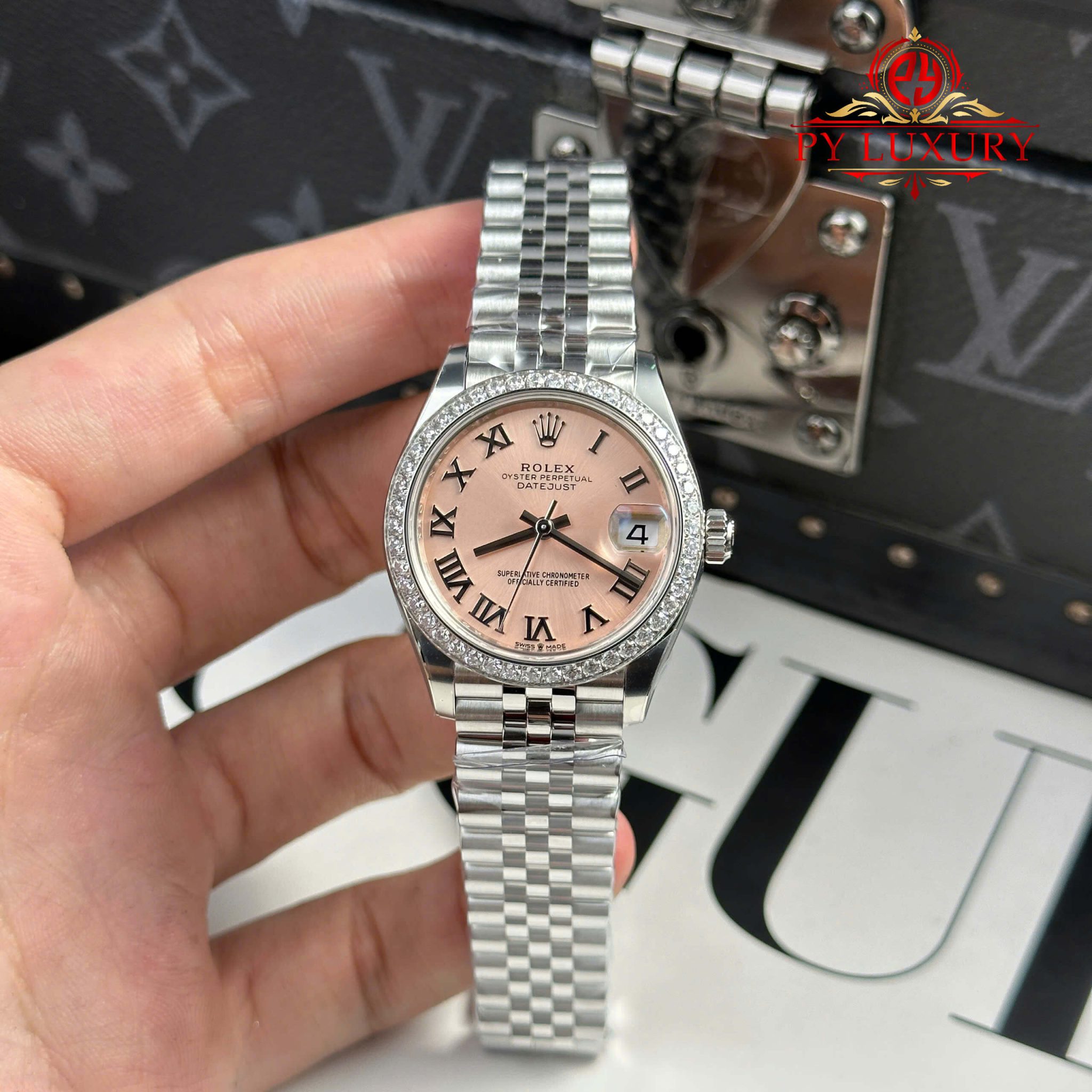 Đồng Hồ Nữ Rolex Datejust 278384RBR Mặt Hồng Cọc Số La Mã Viền Đá Dây Jubilee Replica 1:1 THB 31mm | WATCHREPLICAEXPERT