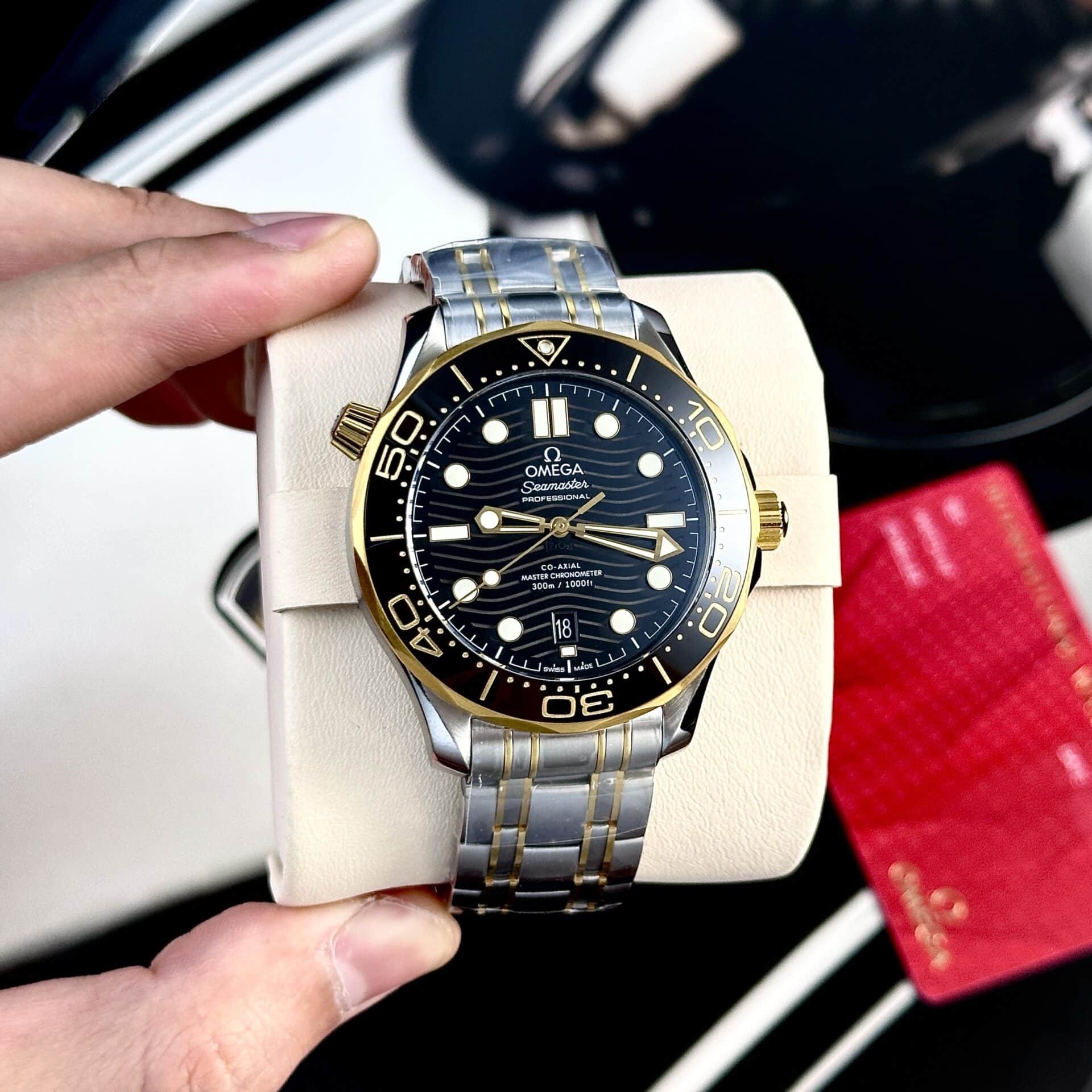 Đồng Hồ Omega Seamaster Diver 300M Demi Vàng Mặt Số Đen Rep 1:1 42mm | WATCHREPLICAEXPERT