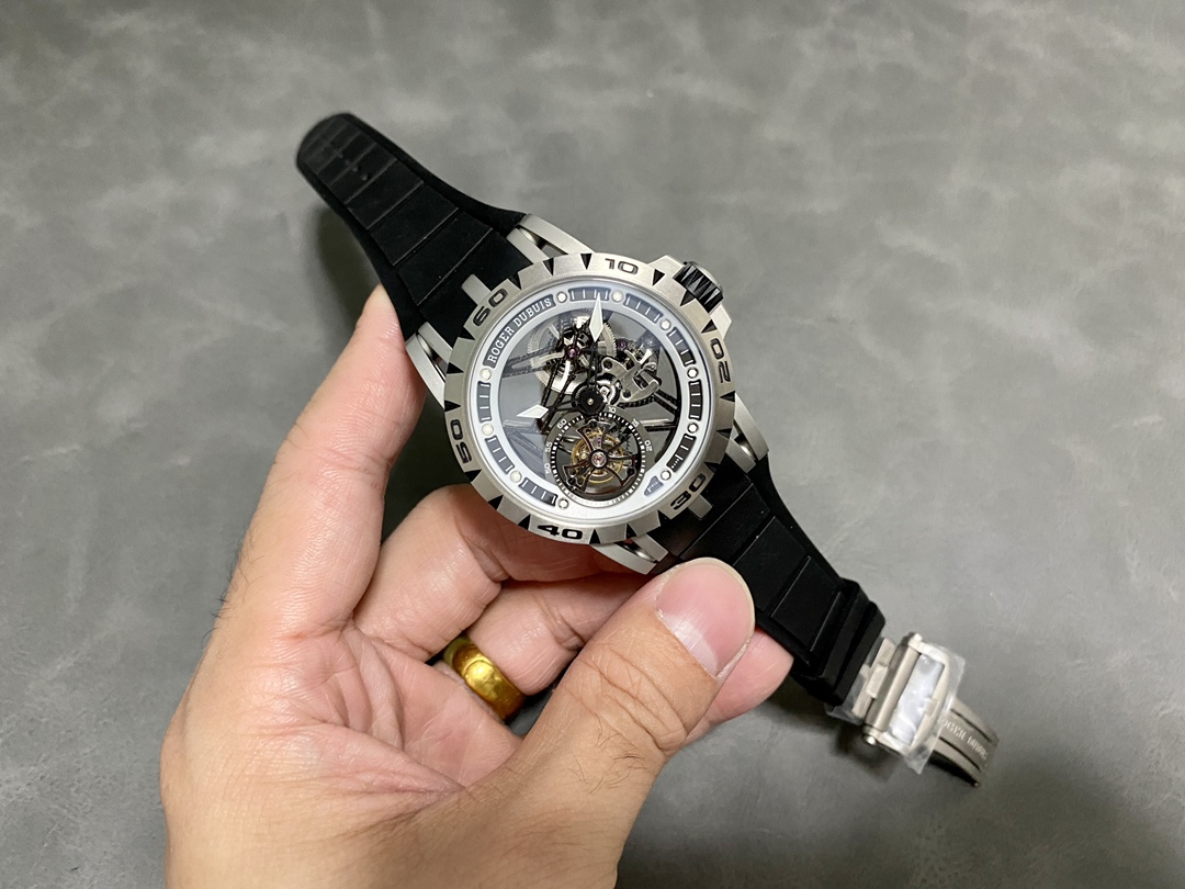 Đồng Hồ Roger Dubuis Excalibur Spider Tourbillon Volant Squelette RDDBEX0479 Dây Cao Su Rep 1:1 YS Factory 45mm | WATCHREPLICAEXPERT