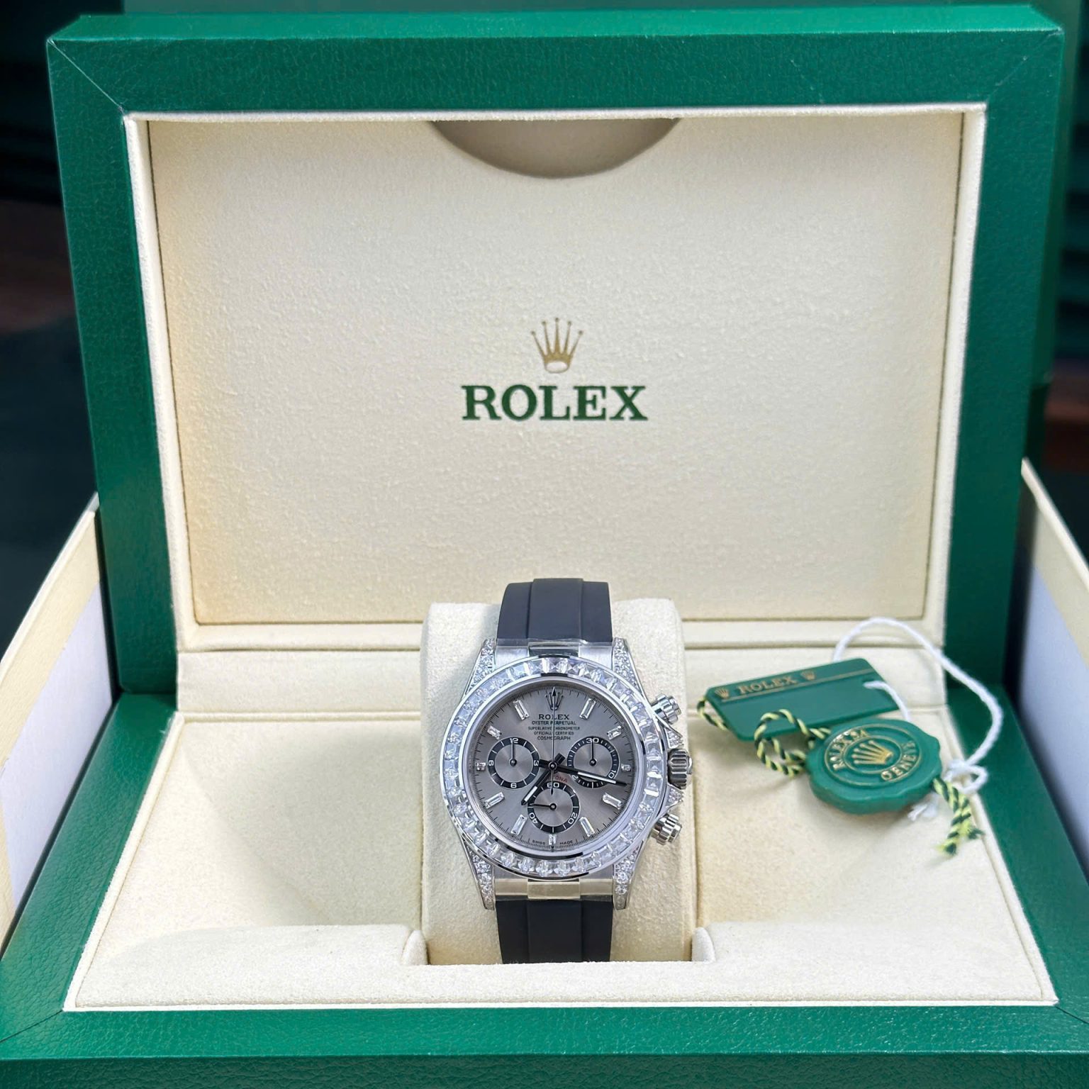 Đồng hồ Rolex Daytona 126539TBR-0002 Mặt Xám Thép Đính Đá CZ Dây Cao Su Replica 1:1 40mm | WATCHREPLICAEXPERT
