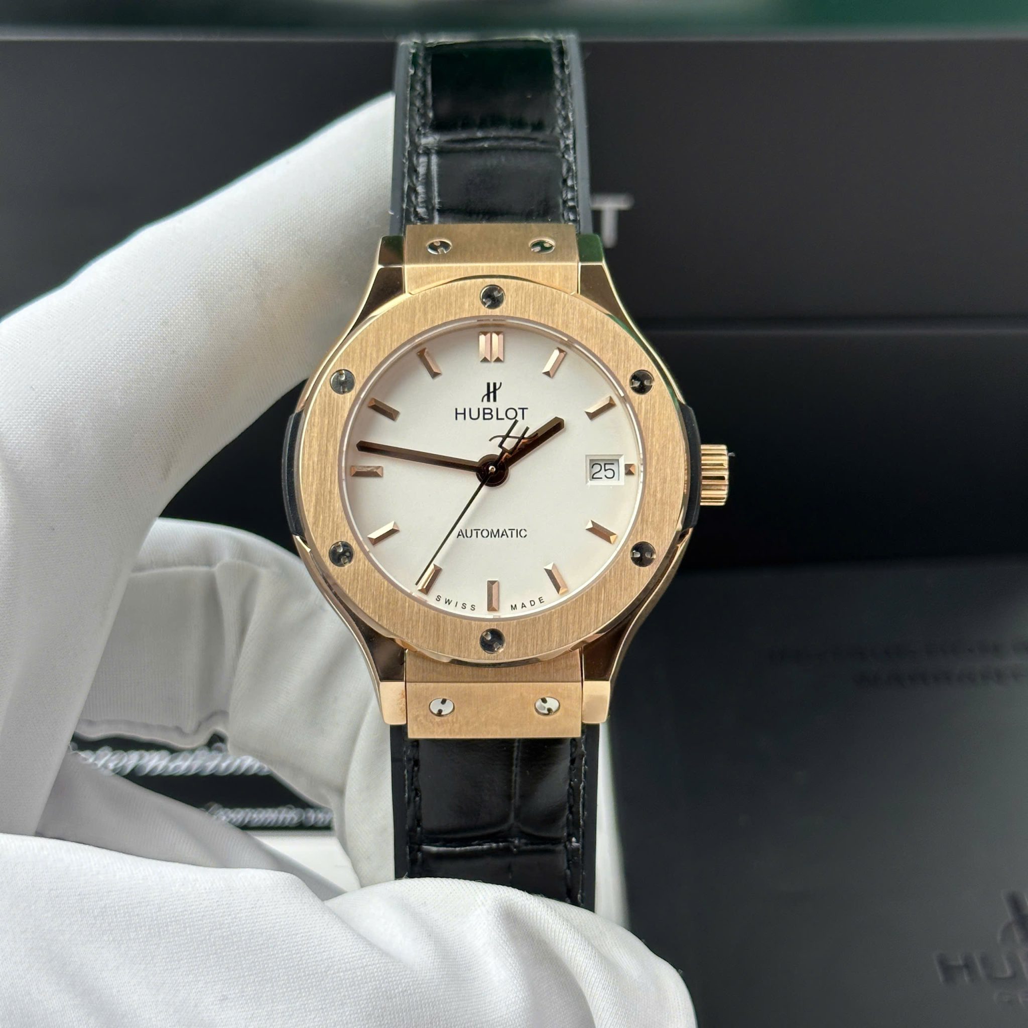 Hublot Classic Fusion King Gold White Dial Black Leather Strap Replica 38mm | WATCHREPLICAEXPERT
