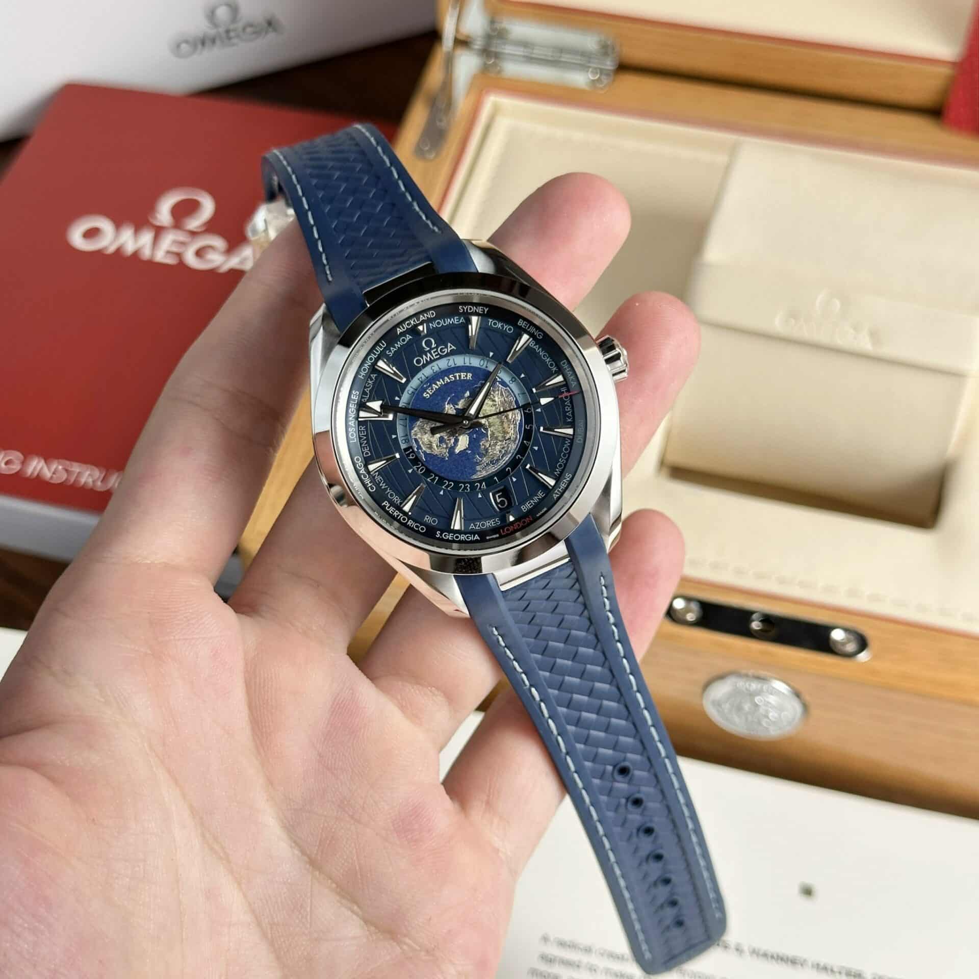 Omega Aqua Terra Worldtimer GMT Blue Dial Rubber Strap Best Replica 43mm | WATCHREPLICAEXPERT