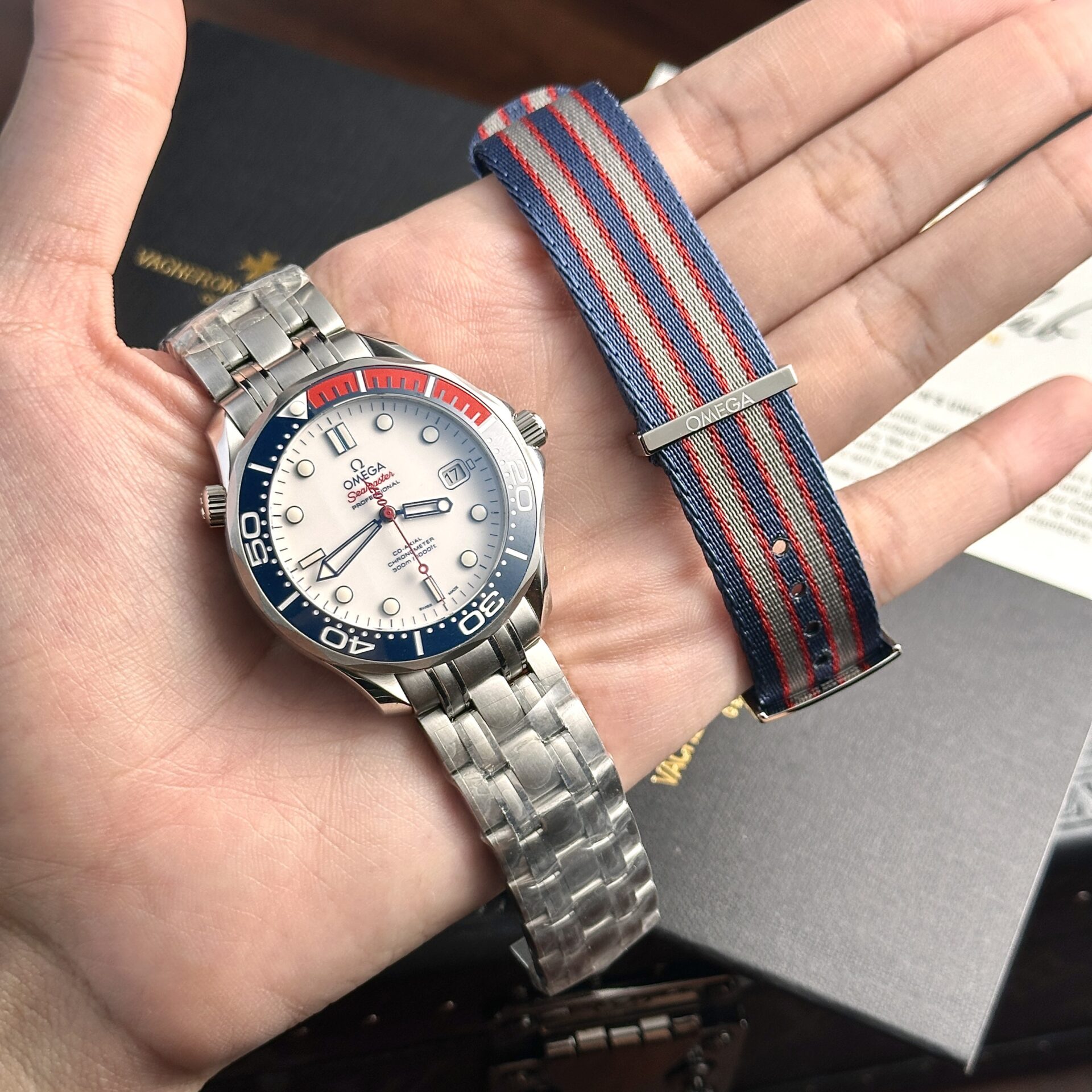 Omega Seamaster Diver 300M Commander’s 007 Limited Edition White Dial Best Replica VSF 41mm | WATCHREPLICAEXPERT