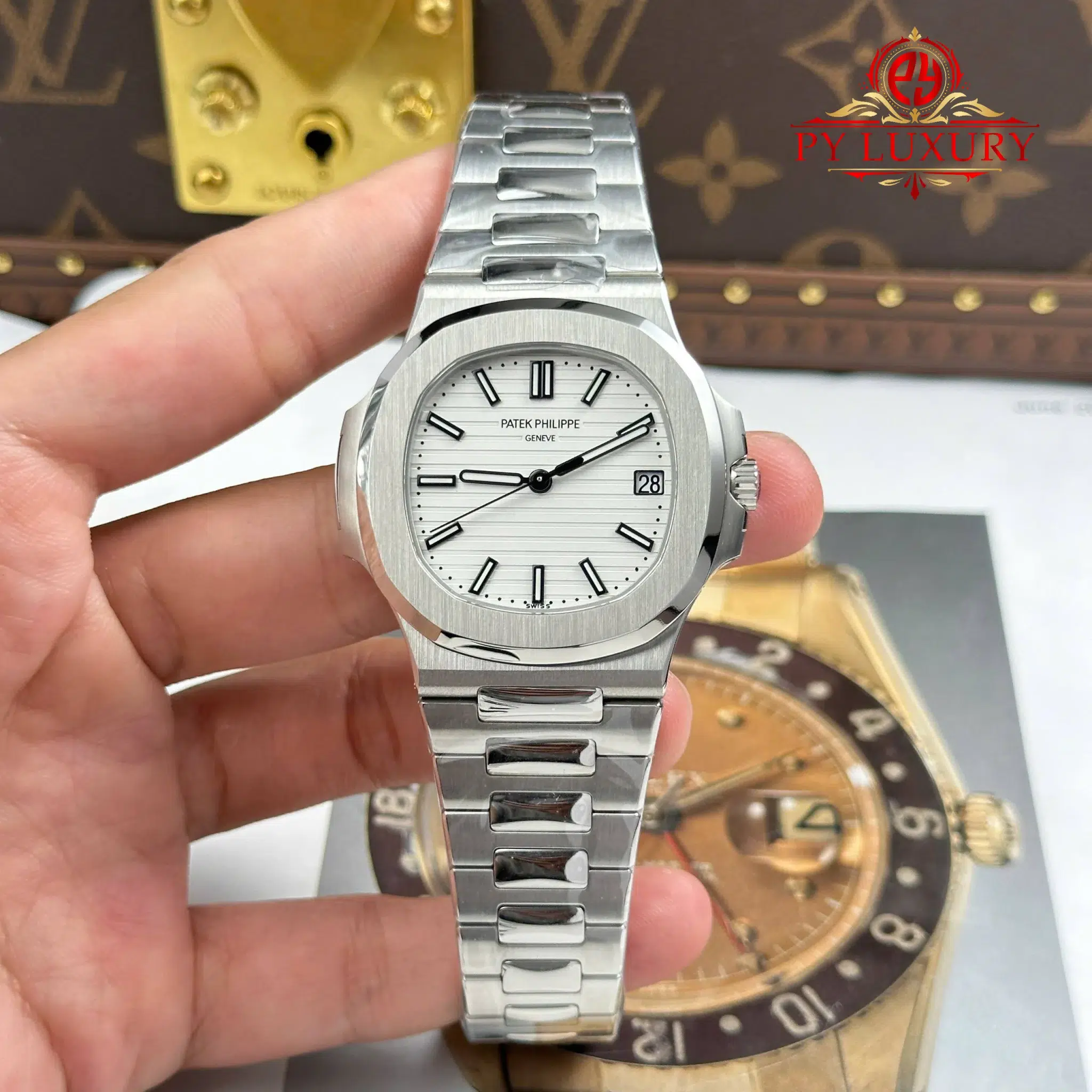 Patek Philippe Nautilus 5711/1A-011 White Dial Super Clone 40mm | WATCHREPLICAEXPERT
