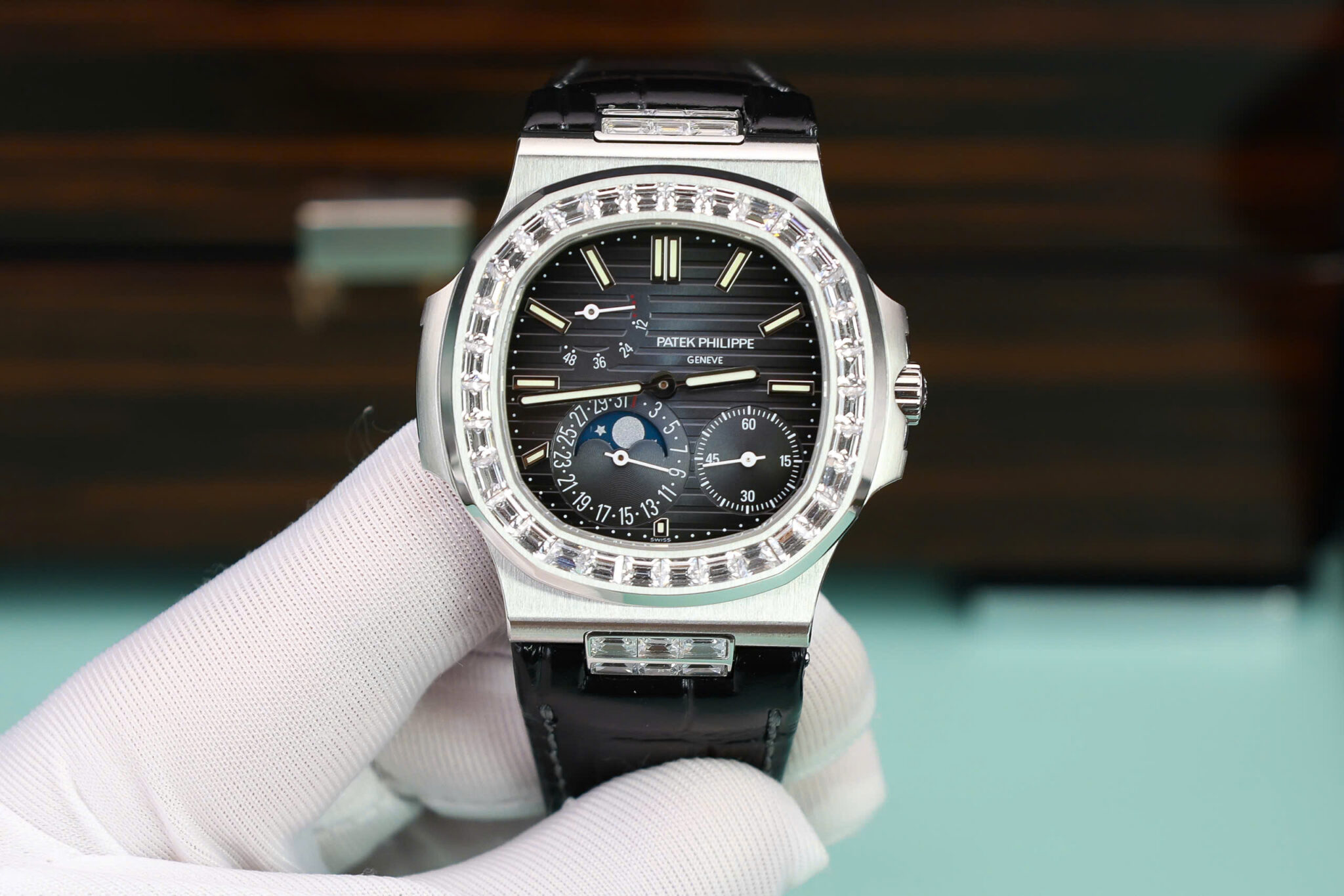 Patek Philippe Nautilus 5724G-001 Blue Dial Full Functions PPF Best Replica 40mm | WATCHREPLICAEXPERT