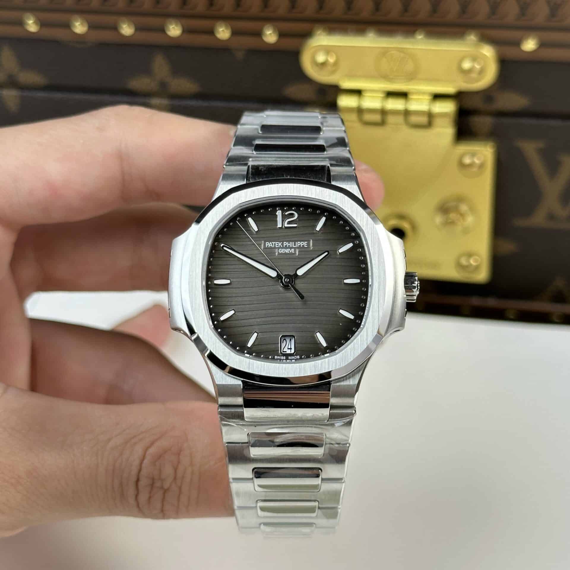 Patek Philippe Nautilus 7118/1A-011 Grey Dial Best Replica 35.2mm | WATCHREPLICAEXPERT