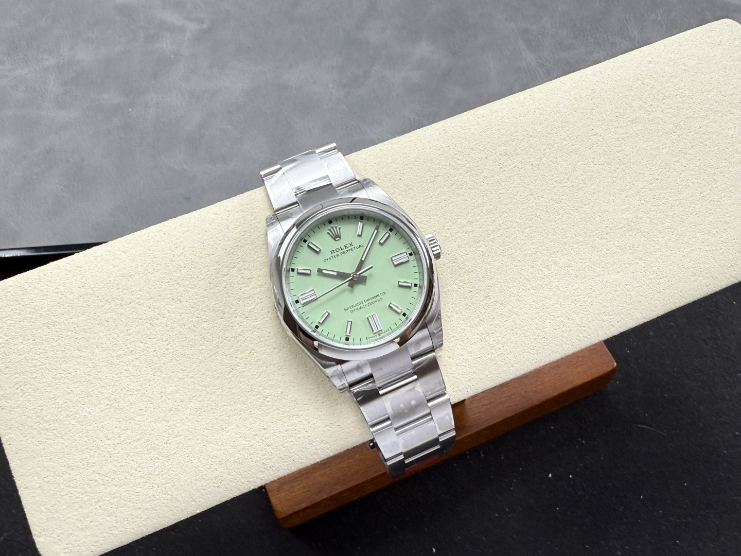 Rolex Oyster Perpetual 126000 Pistachio Green Dial Best Replica VSF 36mm | WATCHREPLICAEXPERT