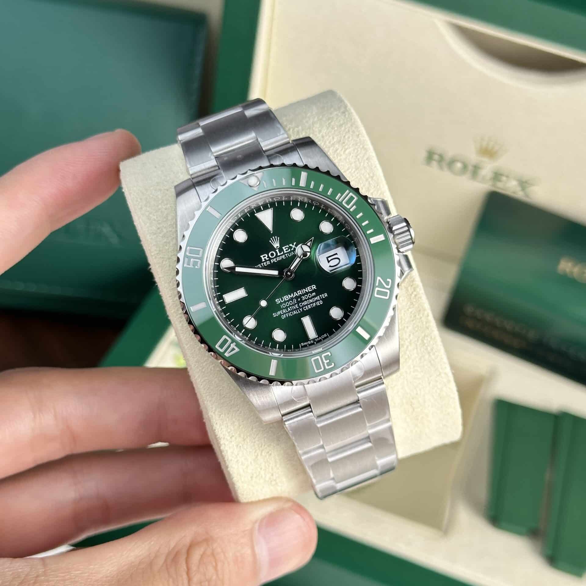 Rolex Submariner Hulk 116610LV Green Dial Best Replica 40mm | WATCHREPLICAEXPERT