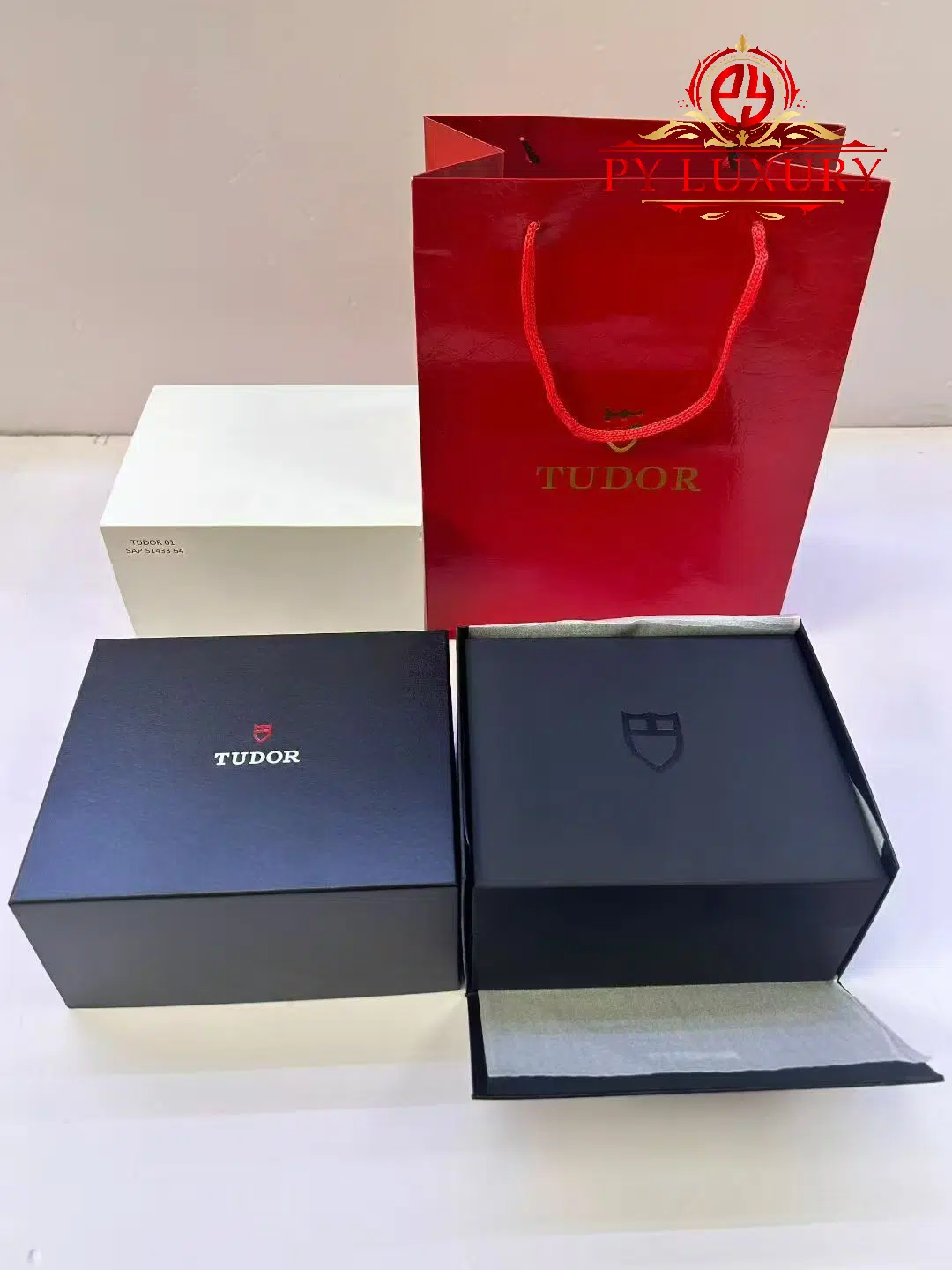 Tudor Box and Papers Replica | WATCHREPLICAEXPERT